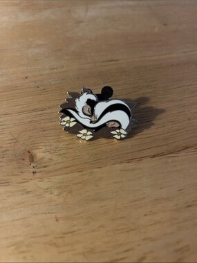 Flower Sleepy Disney Pin